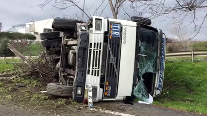 Silivri'de tırla akaryakıt yüklü tanker çarpıştı - İSTANBUL