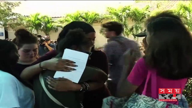 আমেরিকায় স্কুলে হামলা রুখতে বর্থ্যতার দায়ে এফবিআই পরিচালকের পদত্যাগ দাবি !