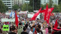 Des milliers de personnes se sont rassemblées à Athènes contre l'austérité