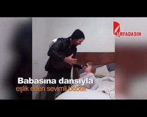 Bebek Babasının Müziğine Dans İle Karşılık Verdi