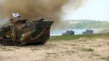 Thai and US marines storm beach for Cobra Gold drill