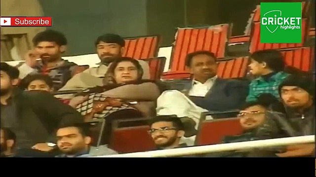 Abdul Razzaq GOOD Bowling Karty Howy -PSL 3- Abdul Razzaq bowling in opening match of psl 2018 - YouTube