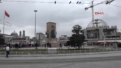 Taksim Camisinin Kubbesi Yükseliyor