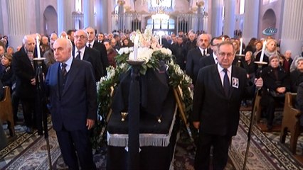 Ünlü dermatolog Prof. Dr. Agop Kotoğyan son yolculuğuna uğurlandı