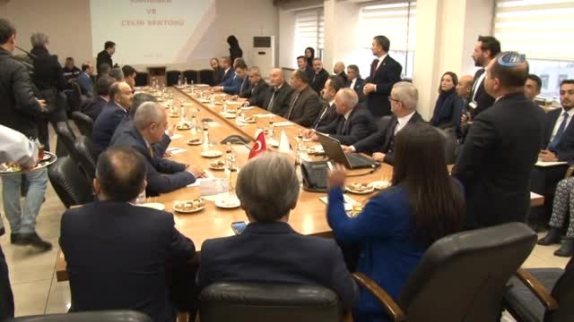 Bakan Julide Sarıeroğlu, Kardemir'den Bin Kişilik Yeni İstihdam İstedi