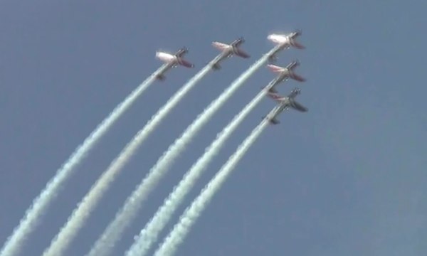 Atraksi Jupiter Aerobatic Team di Jogja Air Show 2018