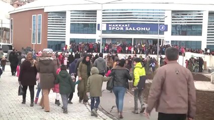 Hakkari'de Sirk Gösterisi