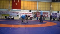 Türkiye Yıldız Bayanlar Güreş Şampiyonası Başladı