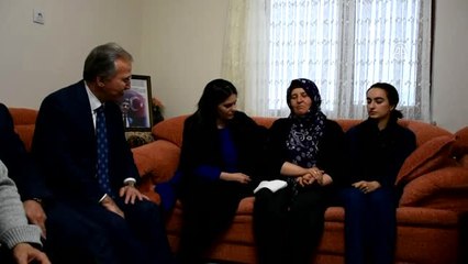 Bakan Sarıeroğlu, Afrin Şehidi Ömer Bilal Akpınar'ın Ailesini Ziyaret Etti