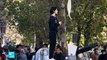 إيران: توقيف نحو 30 إمراة كشفن رؤوسهن احتجاجا على القانون الذي يفرض الحجاب