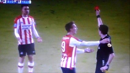 Hirving Lozano Gets A Strange Red Card vs Heerenveen!