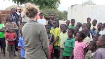 Afrikalı çocuklar ilk kez keman sesini duydu