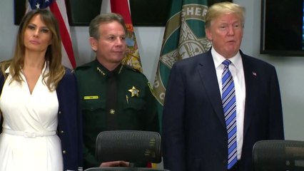 트럼프, 총기사건 희생자 위로...총기 규제 강화 시위 열려 / YTN