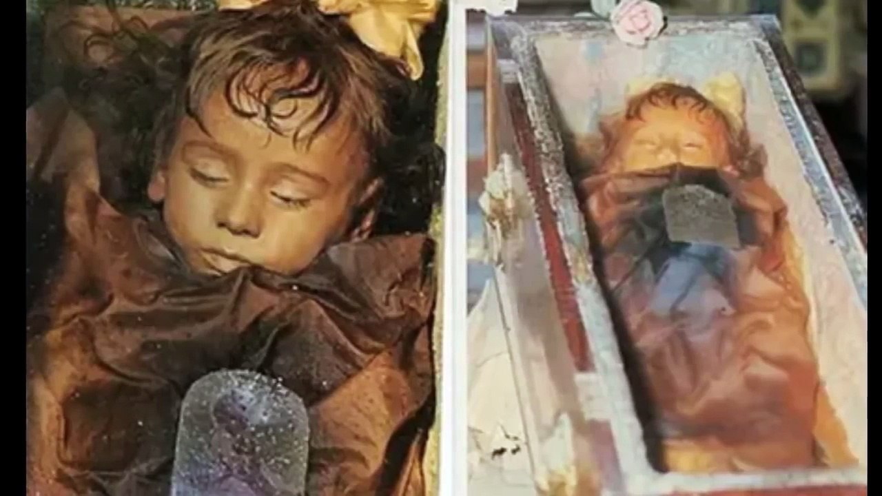 96 साल पहले हुई थी इस बच्चें की मौत, आज भी झपकती हैं पलकें