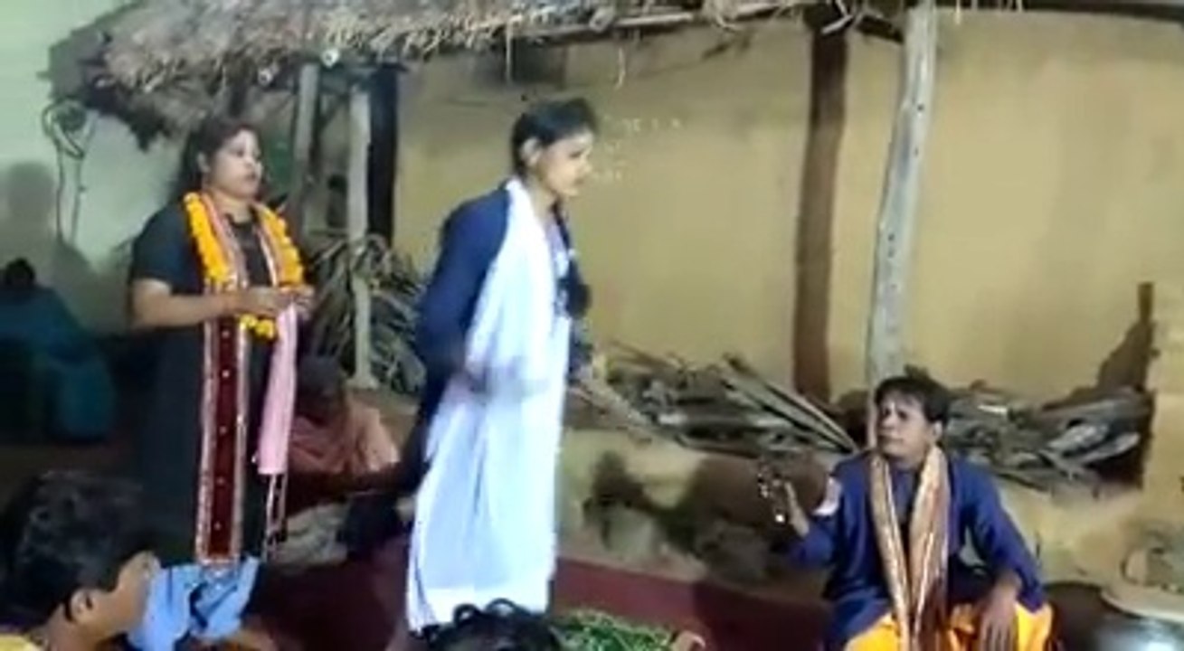 Local mast girl dance (Pala)