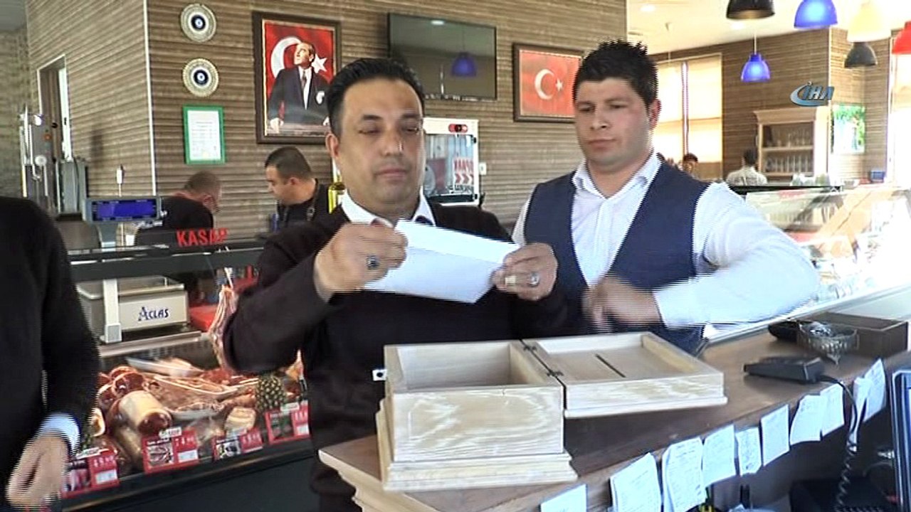 Bahşişlerini Mehmetçiğe bağışladılar