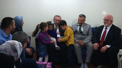 Cumhurbaşkanı Erdoğan, 15 Temmuz Gazisi Gündüz'ü ziyaret etti (1) - İSTANBUL