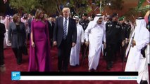 الرئيس الأمريكي دونالد ترامب يشارك السعوديين الرقص بالسيف