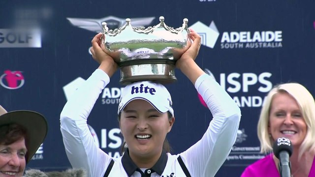 고진영, LPGA 데뷔전서 우승...67년 만에 대기록 / YTN