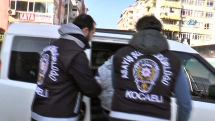 Çaldıkları otomobilin sefasını süremeden yakalandılar