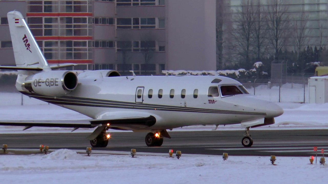 Gulfstream g100 tyrolean air ambulance take off at lowi-innsbruck airport (1080/50p) winter 2017