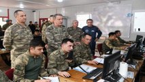 Genelkurmay Başkanı Akar sınır birliklerini denetledi