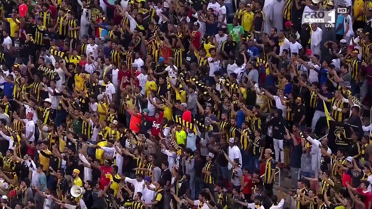 فواز القرني vs عبدالله العويشير في مواجهة الاتحاد والفتح