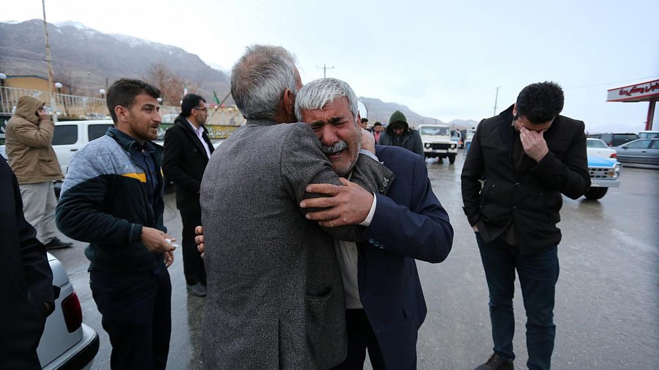 Iran: Flugzeug mit 65 Menschen an Bord abgestürzt