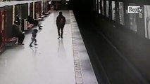 Cet homme sauve un enfant tombé sur les rails