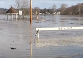 Video herunterladen: Pomeroy Roads Under Water After Ohio River Floods