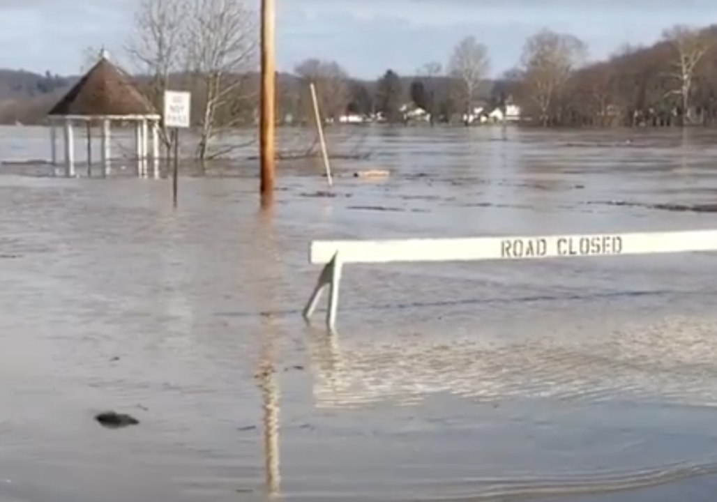 Pomeroy Roads Under Water After Ohio River Floods