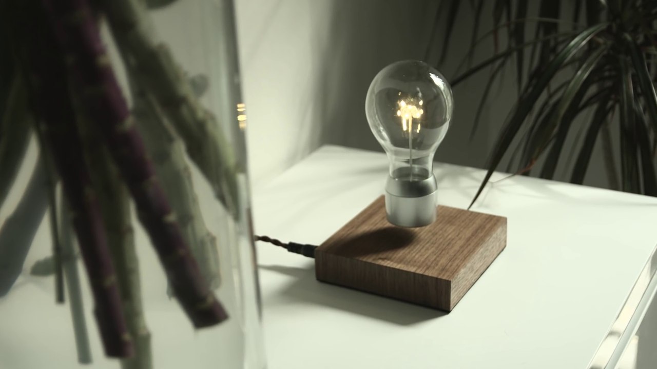 FLYTE   Levitating Light
