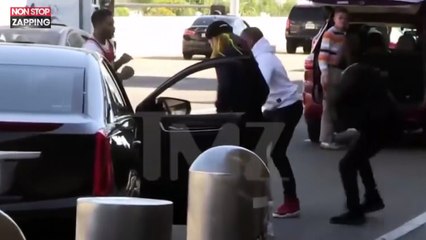 Le rappeur américain Tekashi69 pris dans une bagarre générale (vidéo)