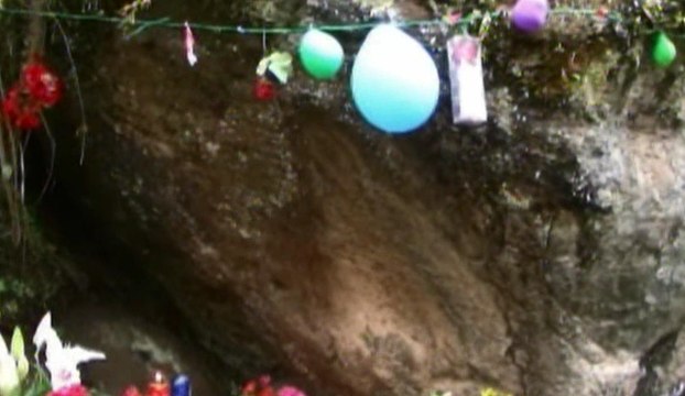 Imagen religiosa apareció en una roca en el cantó Tulcán
