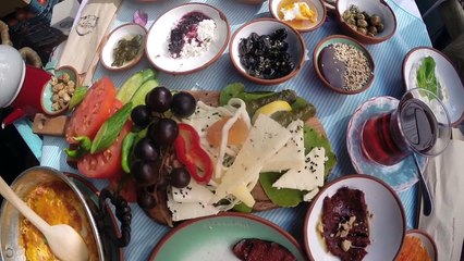 لحمة محشية في خبزة   ومطاعم لا تعرفوها في اسطنبول - أزكى أكل في العالم - الحلقة٣