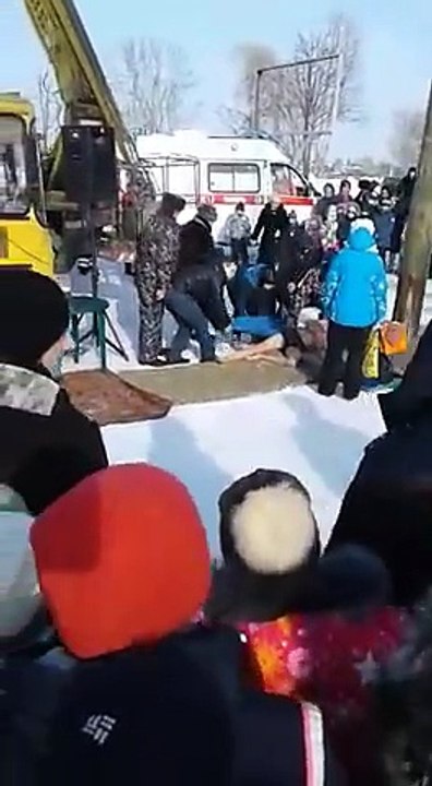 Il chute de 7 mètres en voulant descendre d'un poteau