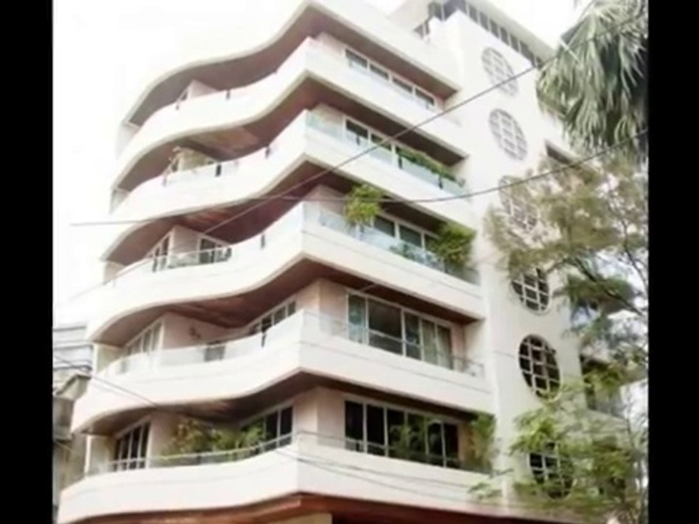 WATCH! Superstar Salman Khan's 110 Crore House in Mumbai Inside Video | galaxy apartment | Cele