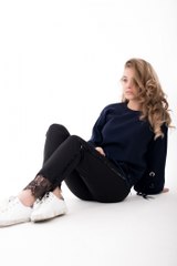 Женские брюки с кружевом внизу