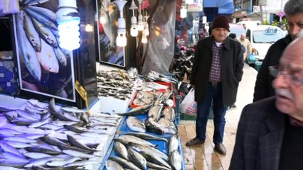 Hamsi kıyılardan sonra tezgâhları da terk etti