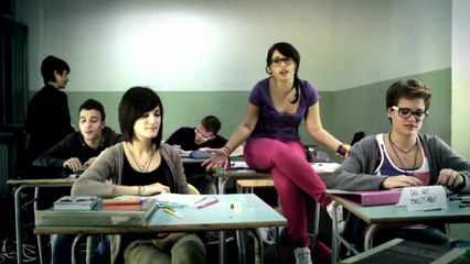 RJoyeux Clip Pour La Journée!Loin des Leons - Veux sur la MER