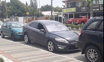 كيف تخرج بسيارتك من "ركنتها الضيقة"