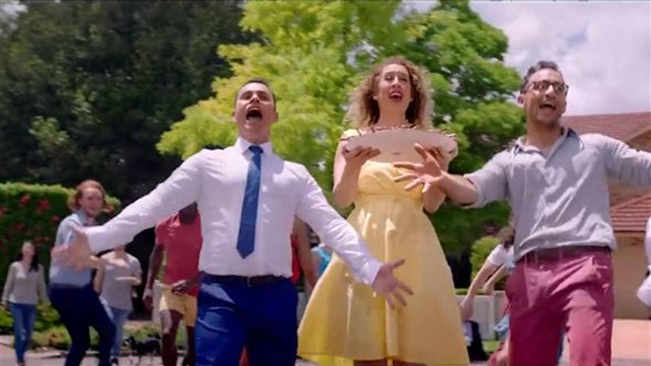 Werbung im Broadway-Stil: Grillen für den Frieden