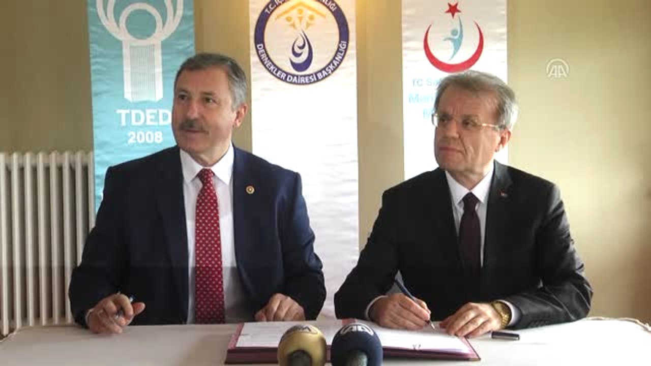 Her Hastane Polikliniğine Bir Kitaplık" Projesi