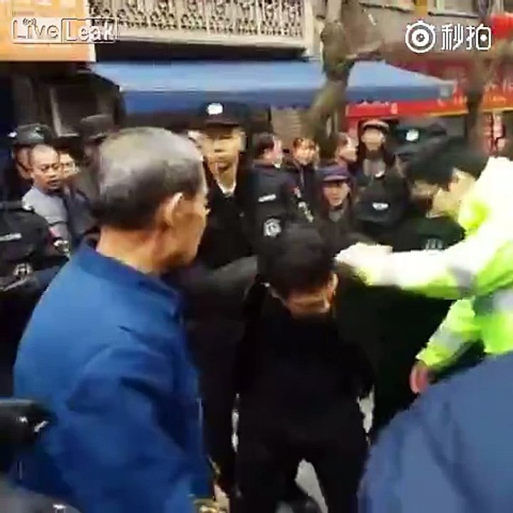 Police officer stabbed to death  by traffic violator