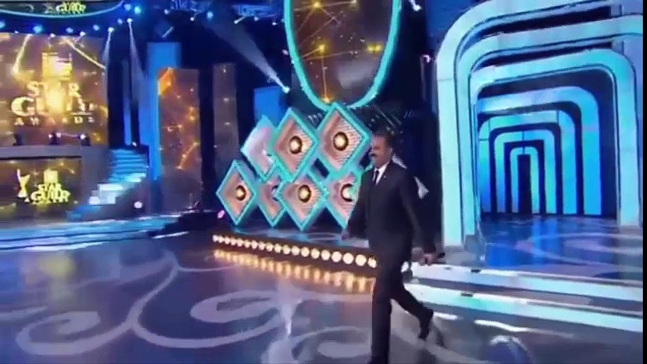 Salman Khan with Jacqueline Fernandez at Award Show Best Comedy