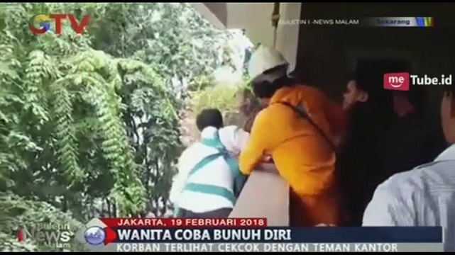 Detik-Detik Polisi Selamatkan Wanita yang Mencoba Bunuh Diri di Kelapa Gading