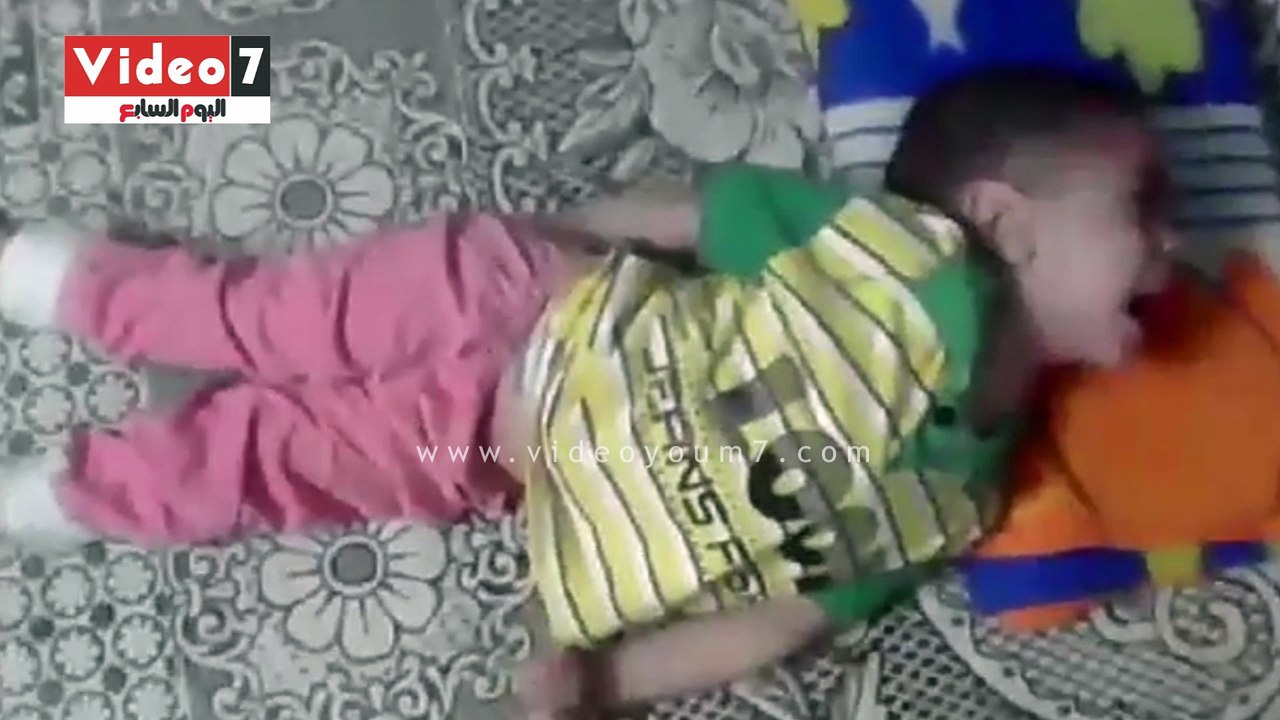 مأساة الطفل عمرو بالوادى الجديد.. أصيب بـ"سخونية" أدت لتوقف نموه