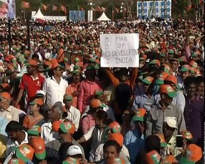 मैसूर, कर्नाटक में एक सार्वजनिक बैठक में प्रधान मंत्री नरेंद्र मोदी का भाषण