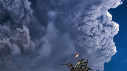شاهد ثوران بركان جبل سينابونج