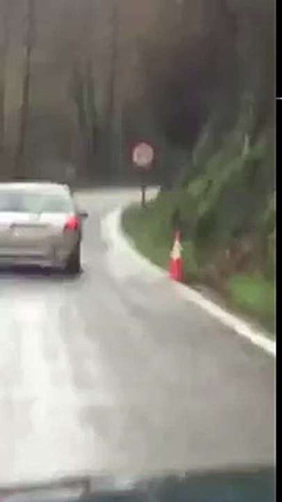 VÍDEO: conduce haciendo eses, con una borracher...